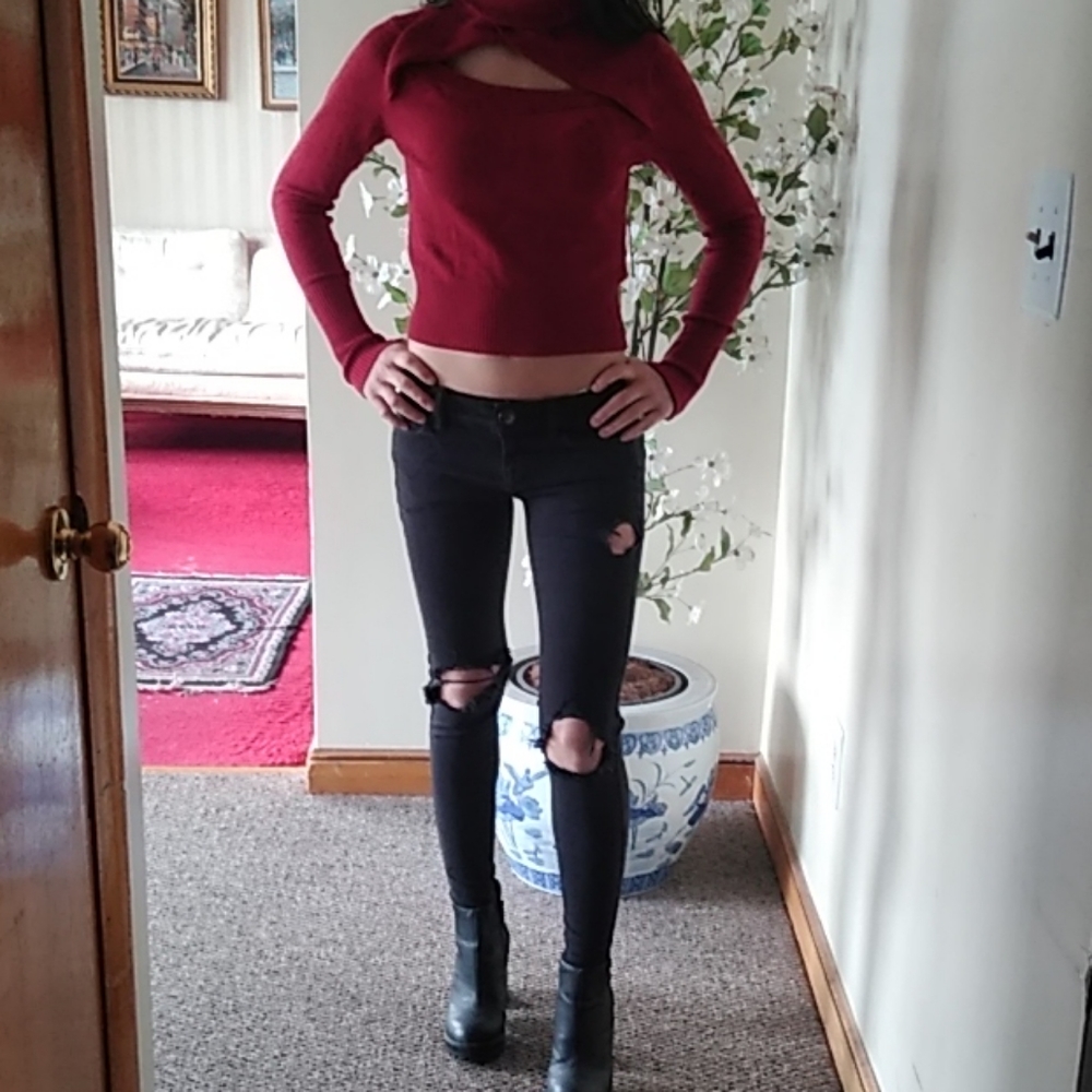 Maroon turtleneck crop top sweater